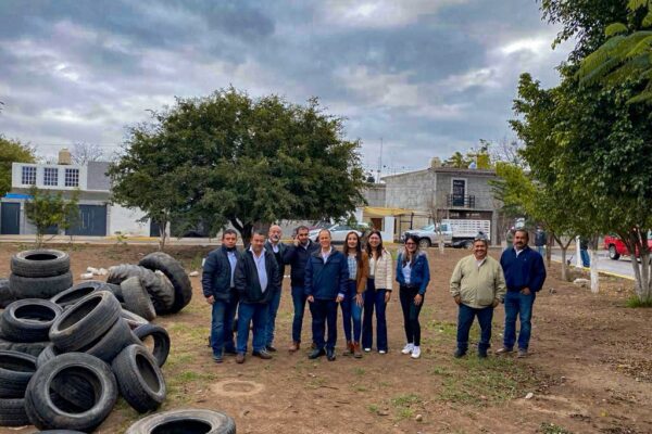 El presidente municipal de Ciudad Fernández Dr. Marco Antonio González Jasso, dio arranque a la rehabilitación del parque «La Mora» en San Antonio de las Higueras