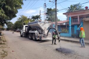 CONSERVA EJECUTIVO ESTATAL EL CAMINO TAMBACA-AGUA BUENA EN TAMASOPO