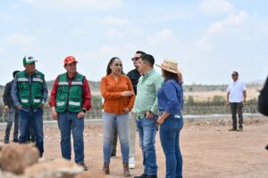 GOBERNADOR RICARDO GALLARDO SUPERVISA AVANCE DE LA VÍA ALTERNA