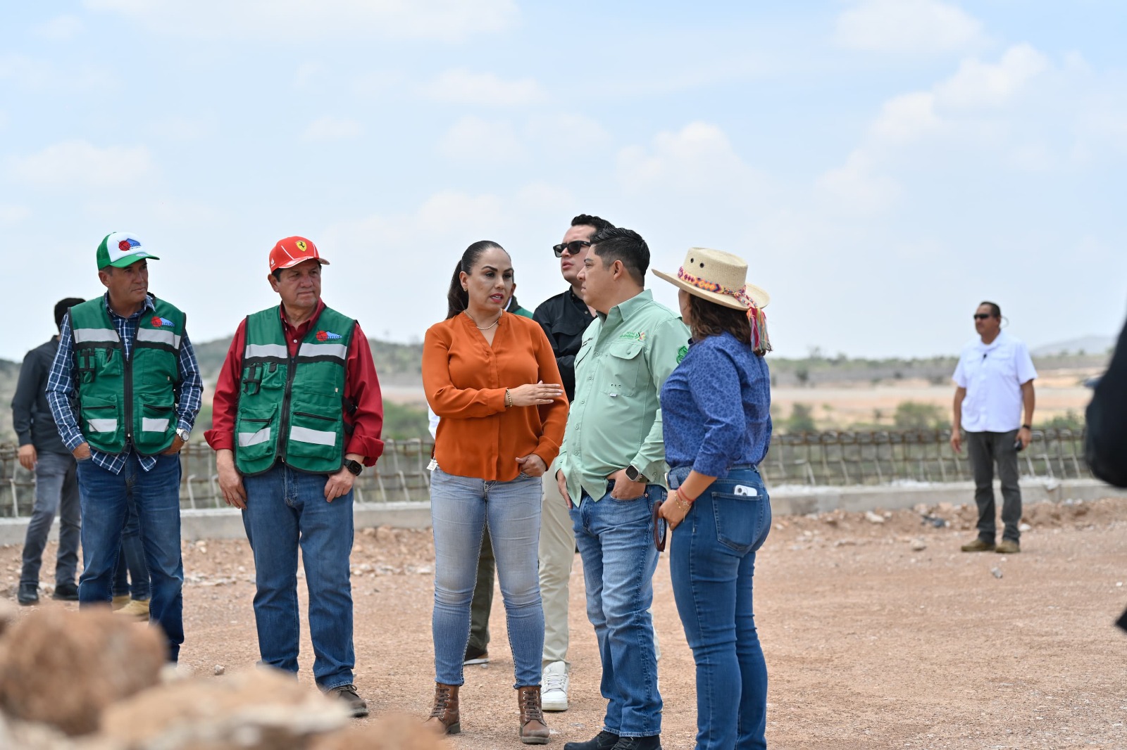 GOBERNADOR RICARDO GALLARDO SUPERVISA AVANCE DE LA VÍA ALTERNA