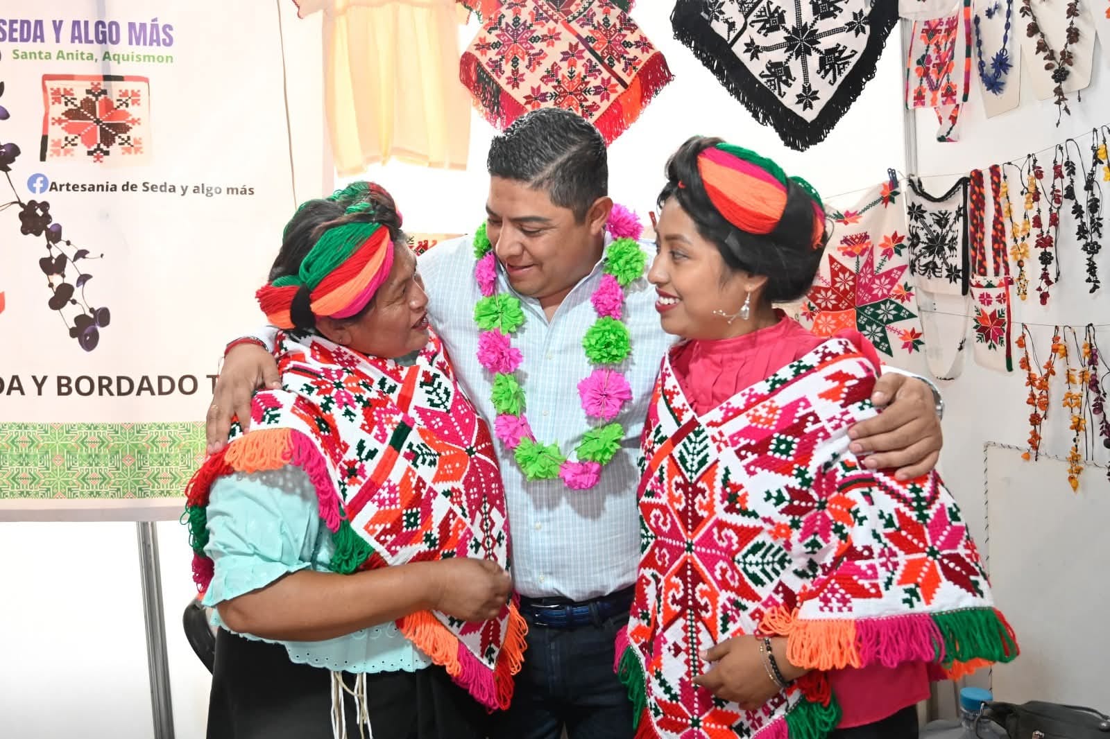 ARTESANÍAS POTOSINAS DESTACAN EN CONCURSO NACIONAL DE TEXTILES