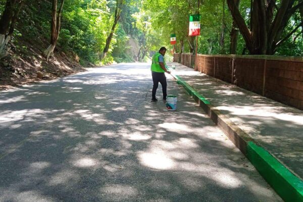 DE CAMINOS•⁠ ⁠La JEC atiende caminos y carreteras para brindar una movilidad sin límites, con traslados seguros y sin contratiempos. 