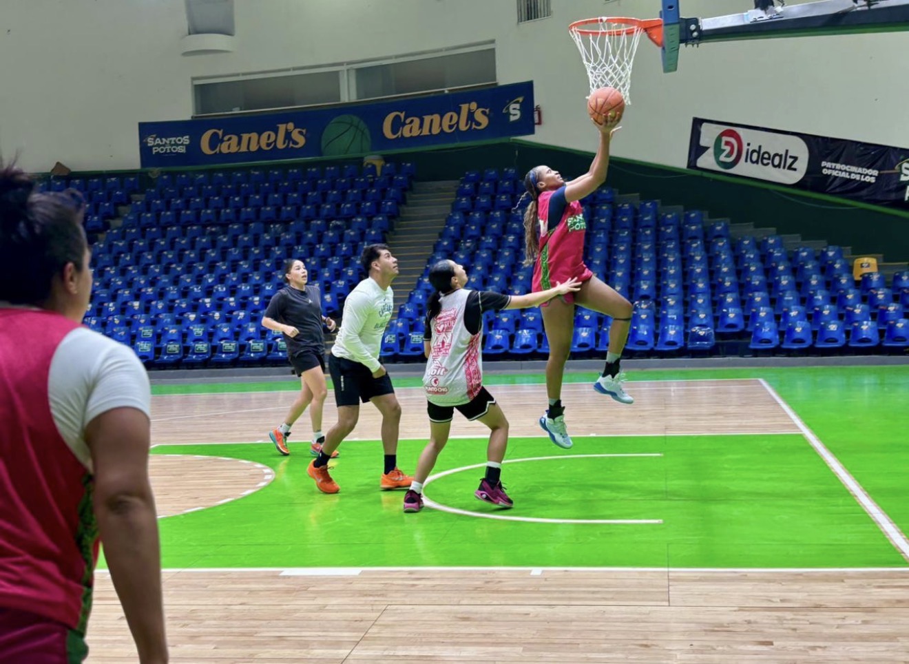 Talento potosino se suma a las Santas del Potosí