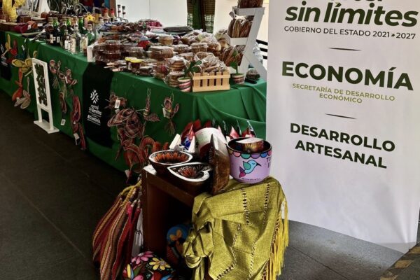 ARTESANÍAS POTOSINAS BRILLAN EN EL SENADO DE LA REPÚBLICA