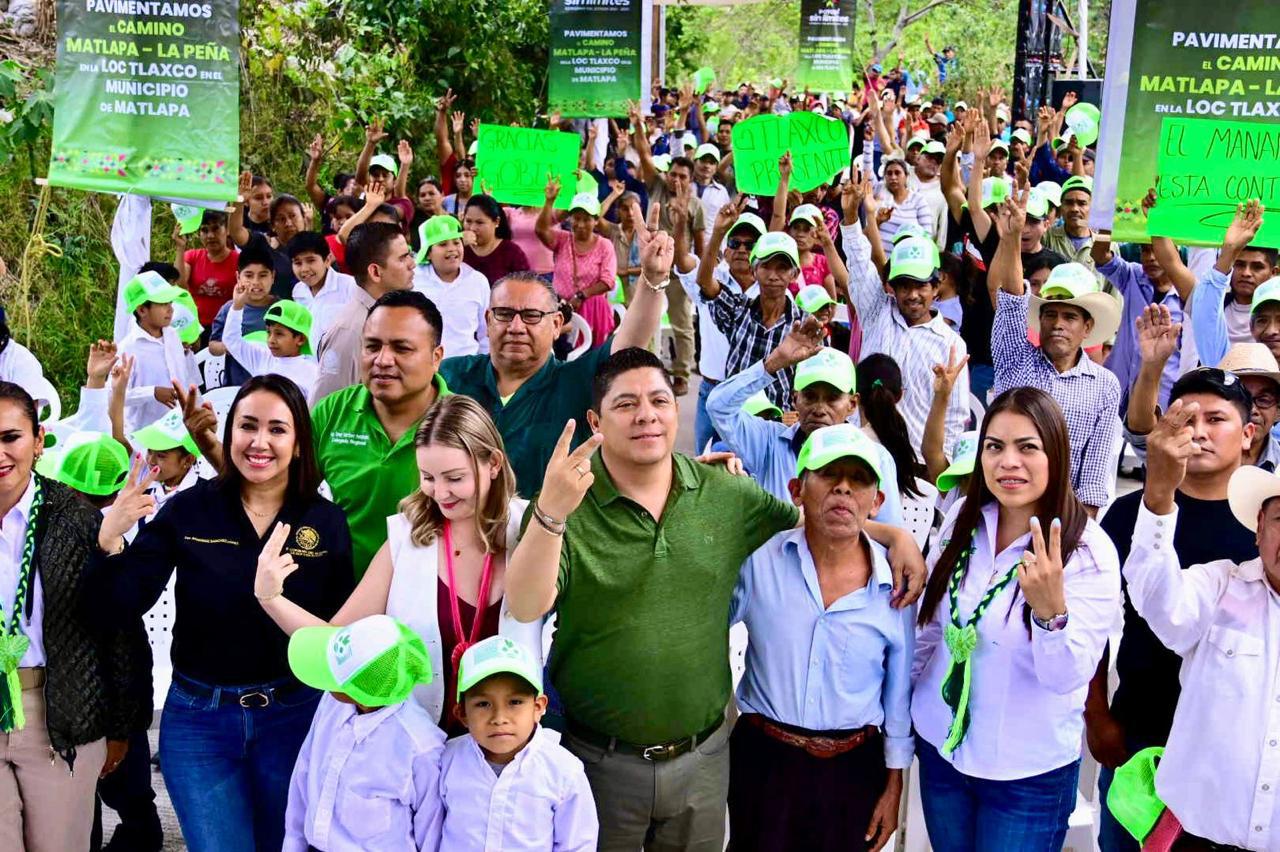 RICARDO GALLARDO CUMPLE EN MATLAPA CON CAMINO REHABILITADO EN TLAXCO