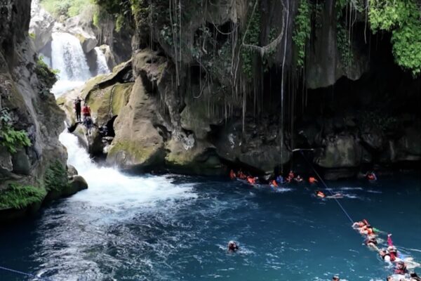 PUENTE DE DIOS CAUTIVA A VISITANTES EN EL CORAZÓN DE TAMASOPO