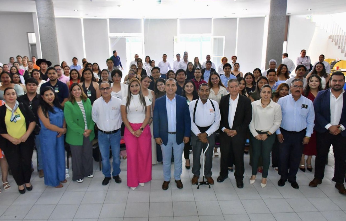 GOBIERNO ESTATAL MARCA UN HITO HISTÓRICO EN ENTREGA DE PLAZAS DE TELESECUNDARIA