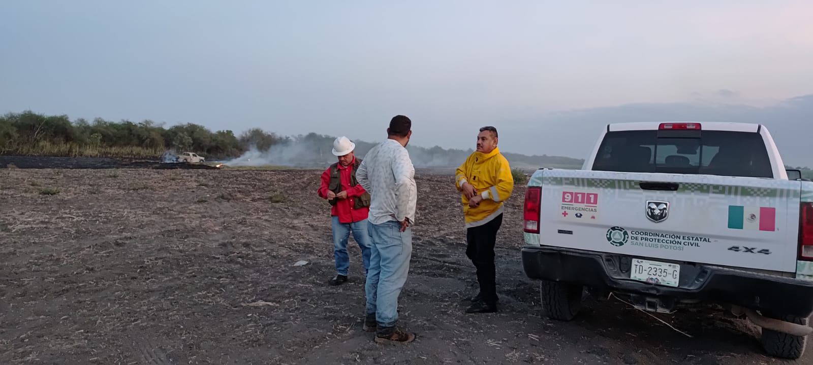 GOBIERNO ESTATAL RESPONDE Y CONTROLA INCENDIO EN TAMUÍN