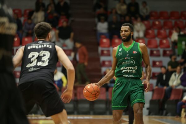 Vencen los Mineros 96-75 a Santos del Potosí