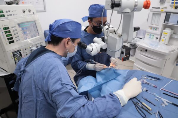 DIF ESTATAL DEVUELVE LA VISIÓN A ADULTOS MAYORES CON CIRUGÍAS GRATUITAS
